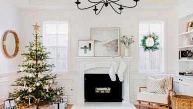 minimalist holiday decor